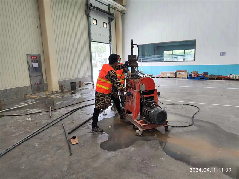 晋江厂房地面下沉塌陷注浆加固施工